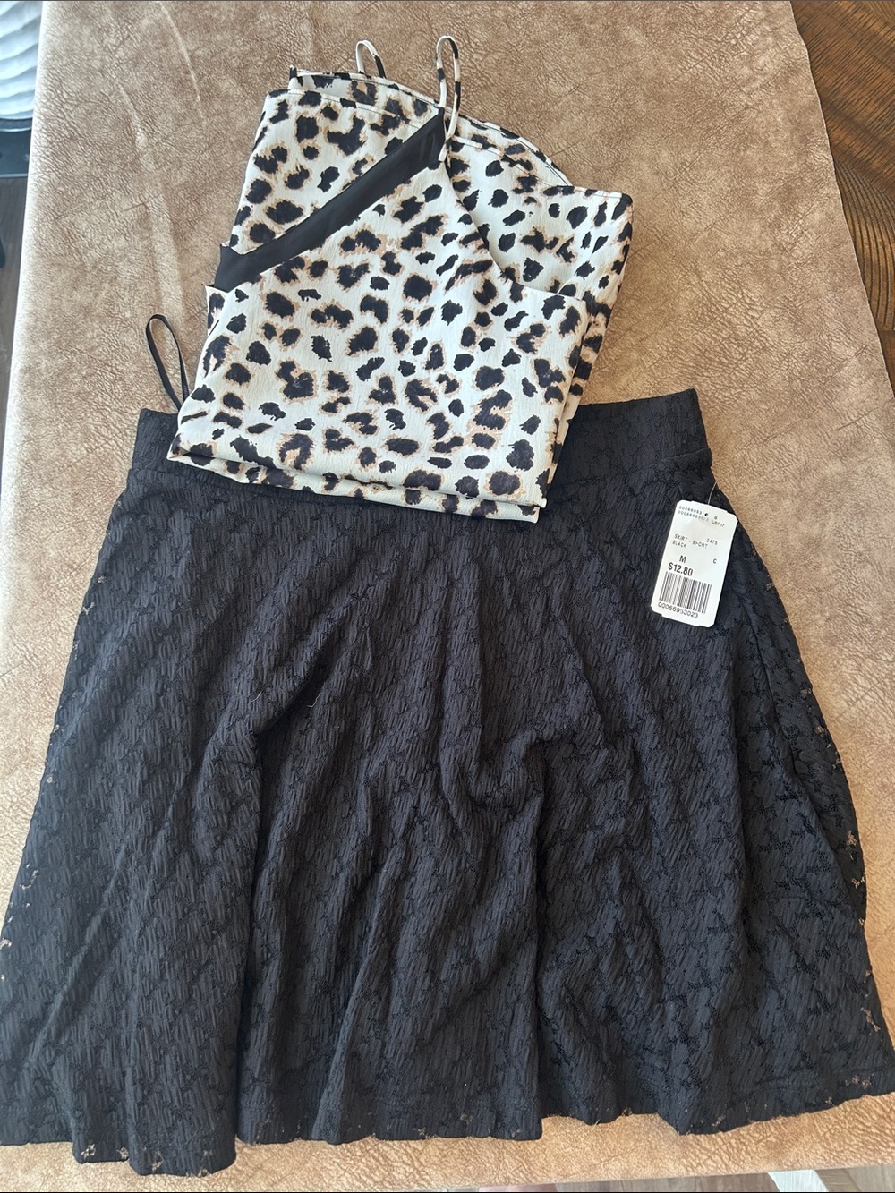 Express Leopard Print V-Neck Cami in Cream and Black😻 - Picture 5 of 7